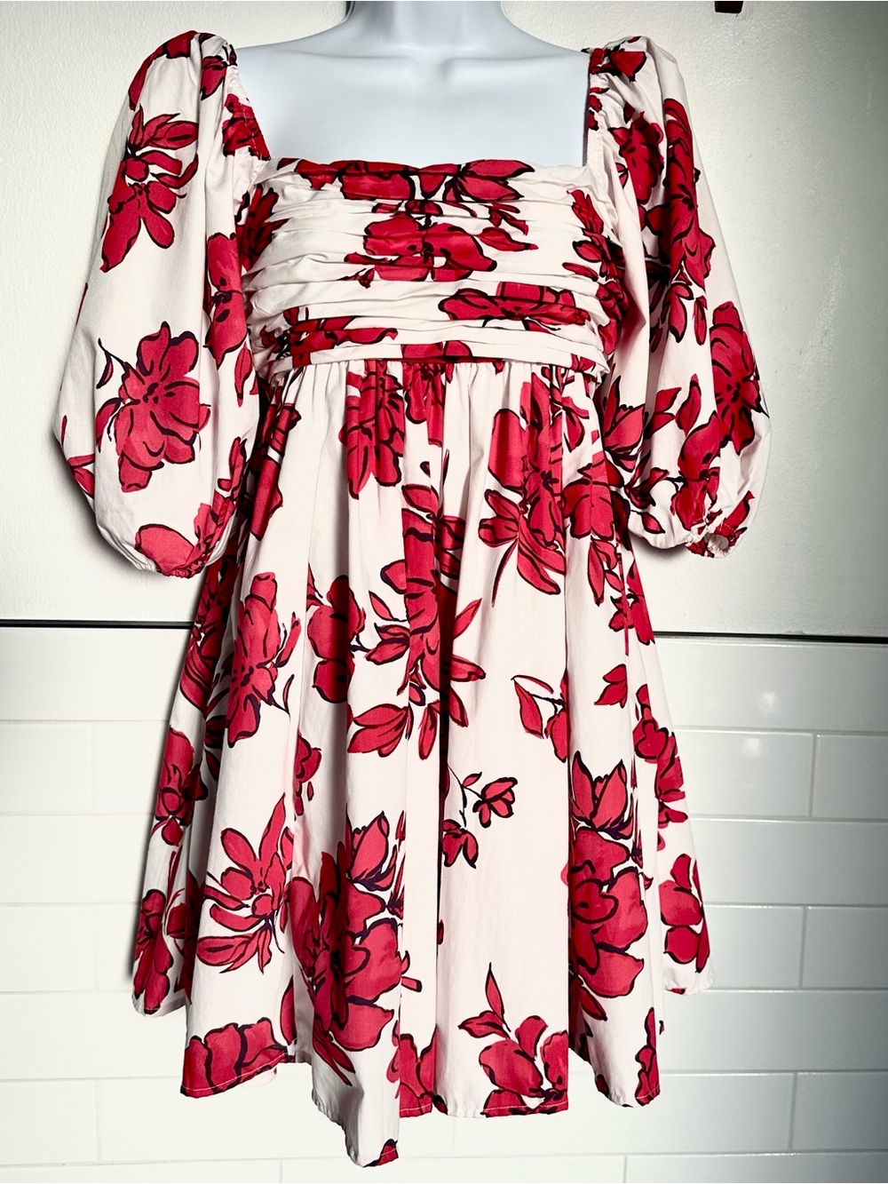 Abercrombie‎ & Fitch Red Floral Puff-Sleeve Dress